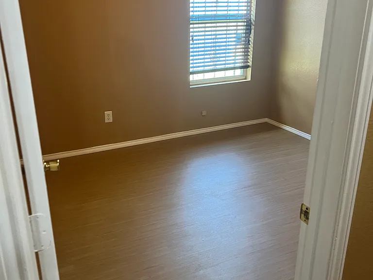 7646 Concordia Ln — Photo 11