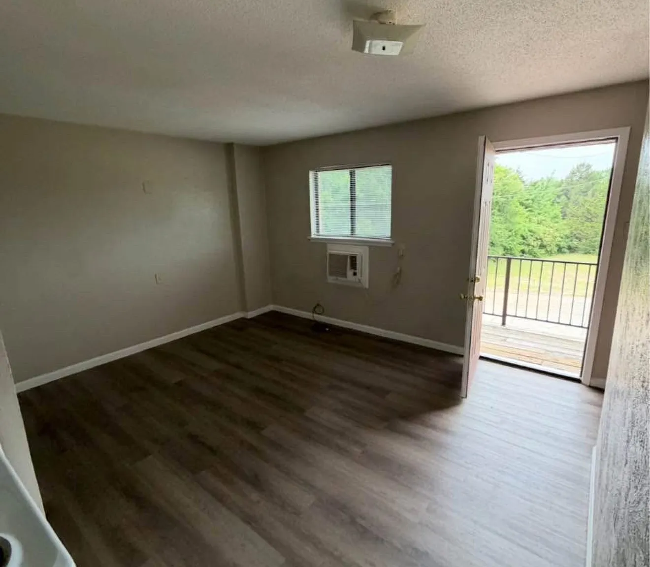 Studio, $775 — Photo 2