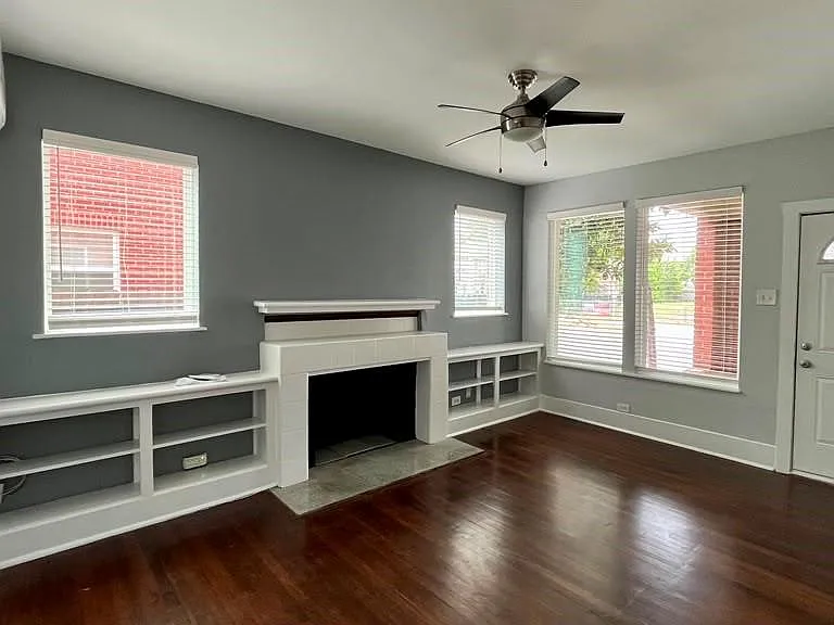 1207 W Gray St #1 — Photo 3