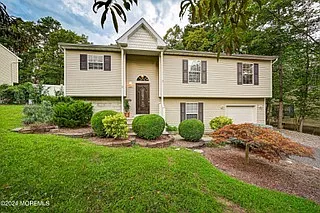 1375 Larchmont Ave — Photo 20