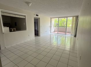 802 NW 87th Ave APT 217, Miami, FL 33172