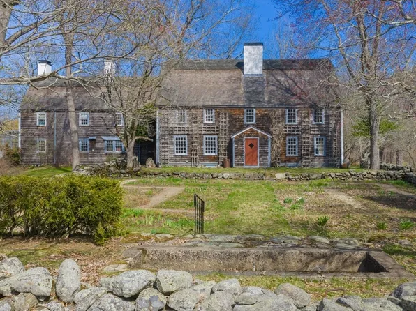 9 Maple St, Wenham, MA 01984