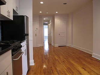 Rented by Metropolis Real Estate of Manhattan
