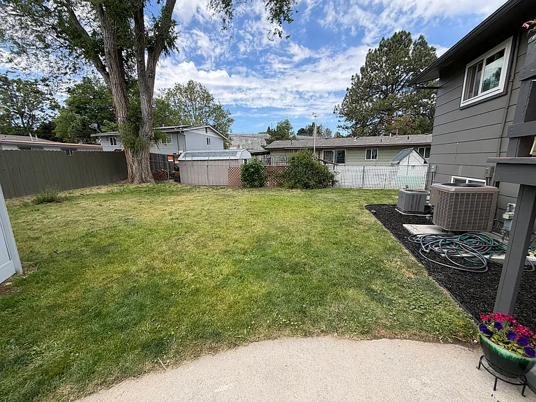 3235 W Malad St — Photo 11