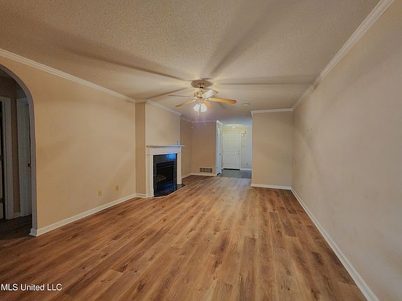 3rd image of 6754 W Beaumont Cir