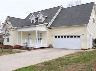 16 Waters Edge Rd, Estill Springs, TN 37330