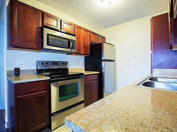 3rd image of 637 E Woodland Park #506