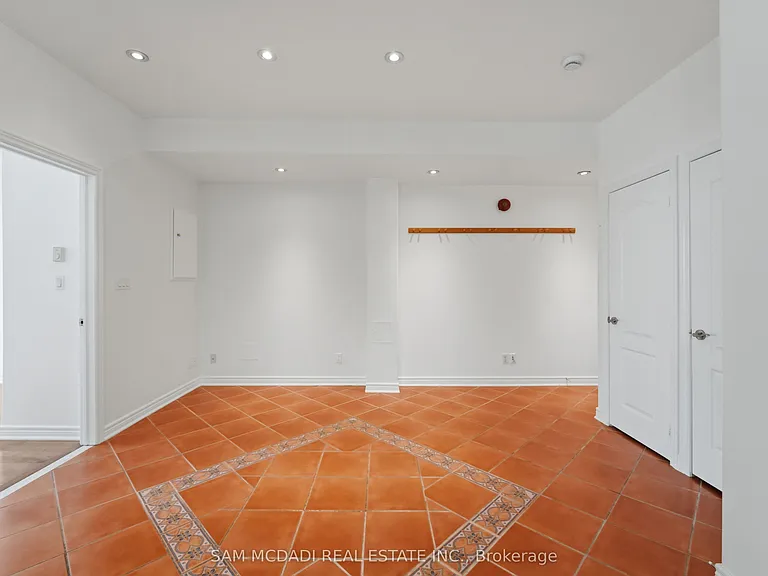 180 Bellwoods Ave #2 — Photo 8