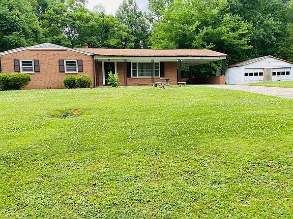 2nd image of 376 Lakewood Trl