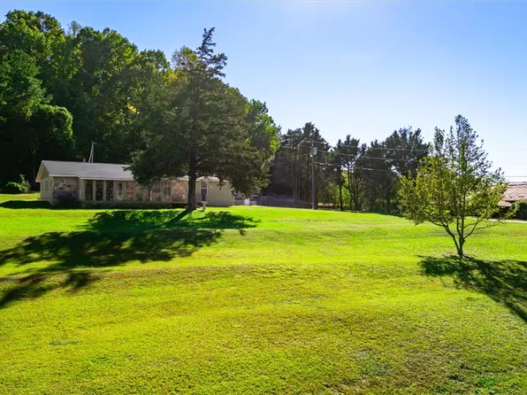315 Corn Mill Rd, Pickens, SC 29671