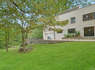 75 Lakeside Dr, New Rochelle, NY 10801