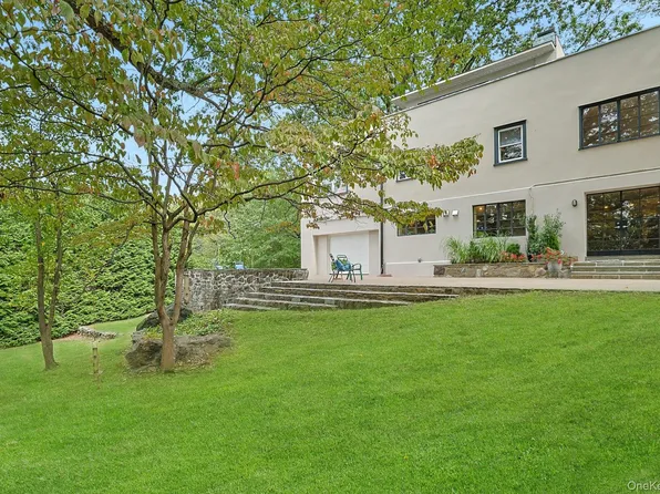 75 Lakeside Drive, New Rochelle, NY 10801