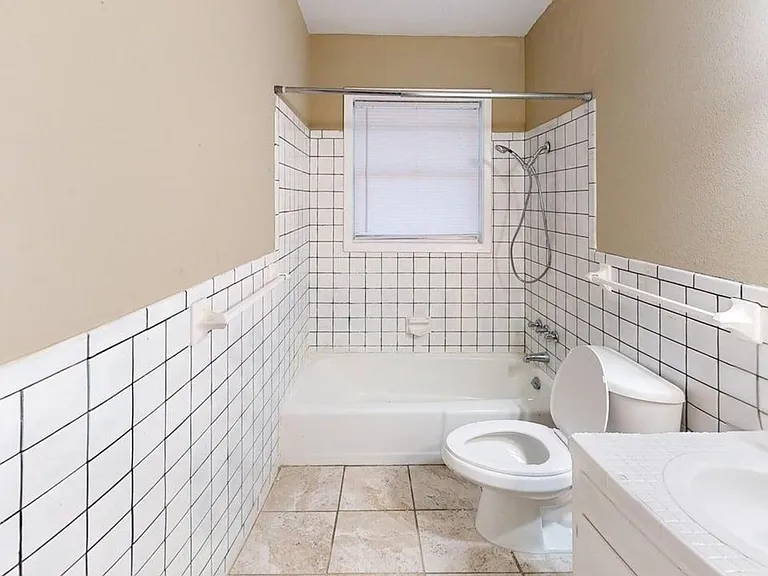 1613 Avalon Rd — Photo 29