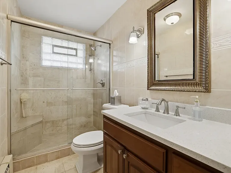 1002 Huber Ln — Photo 9