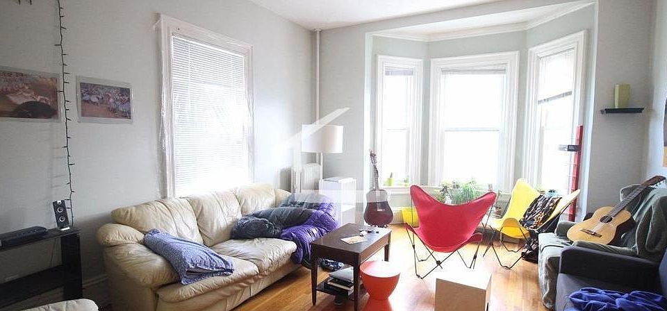 2nd image of 75 Easton St #3TD