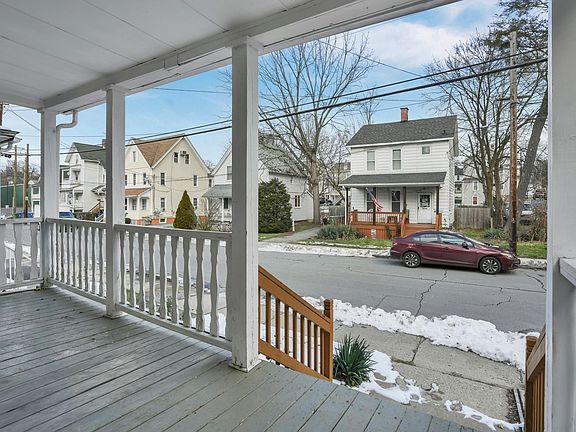 4th image of 22 Grant St