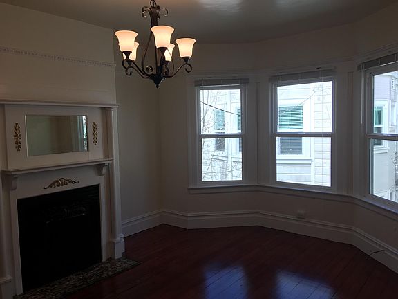 3rd image of 1923 Oak St