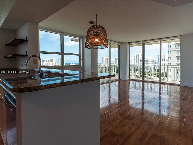 19501 W Country Club Dr #1603 — Photo 4