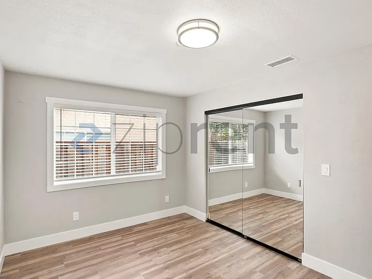 42740 Jefferson St — Photo 19