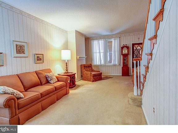 5th image of 2815 Wilmot St