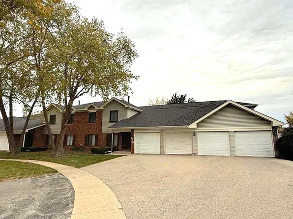 966 Cumberland Ct APT B2, Roselle, IL 60172
