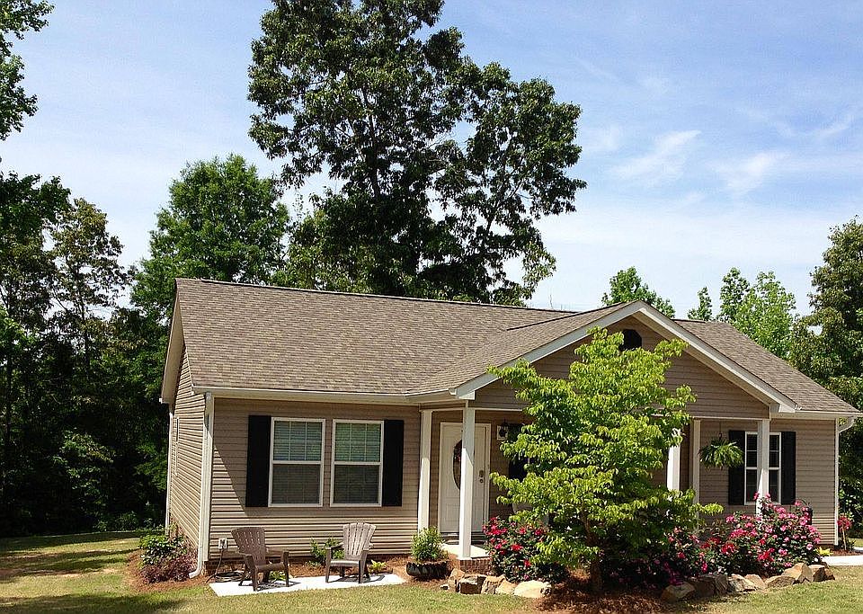 2nd image of 225 Carrie Dr