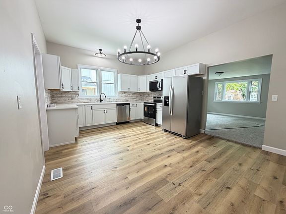 4th image of 134 W Pine St