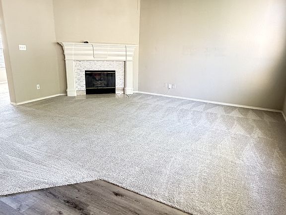 3rd image of 2040 Camelot Dr