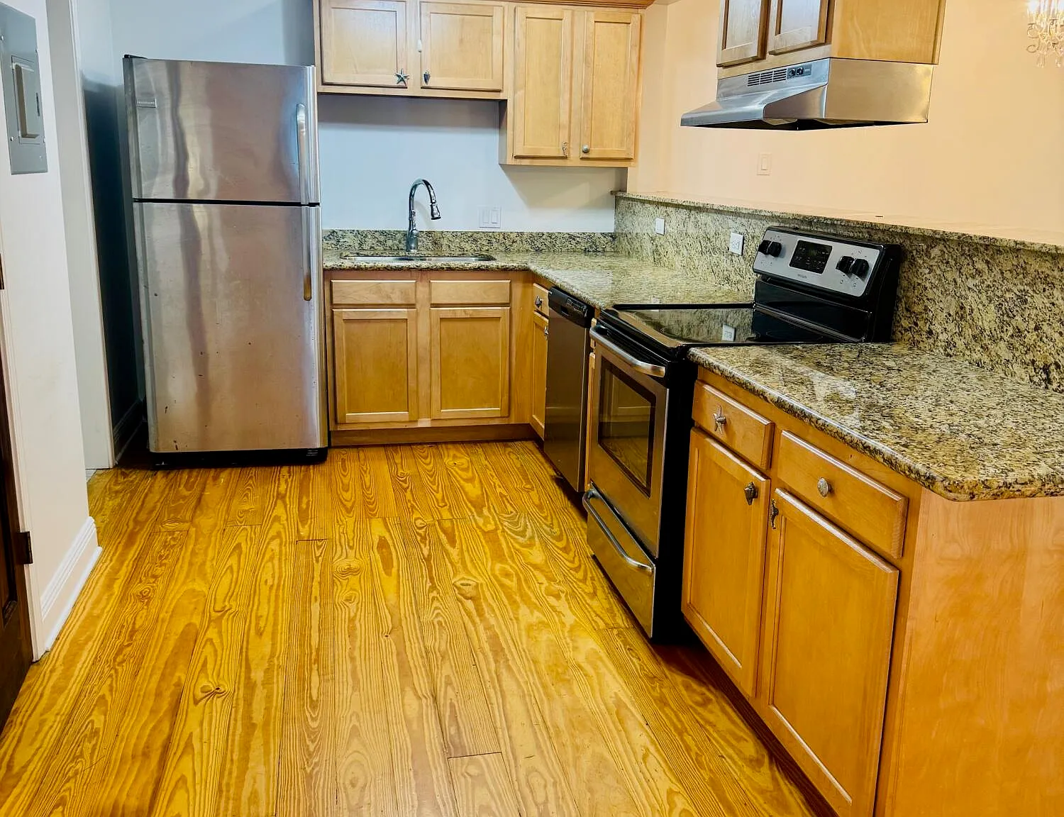 2 bed, 1.5 bath, 1000 sqft, $1,275 — Photo 4
