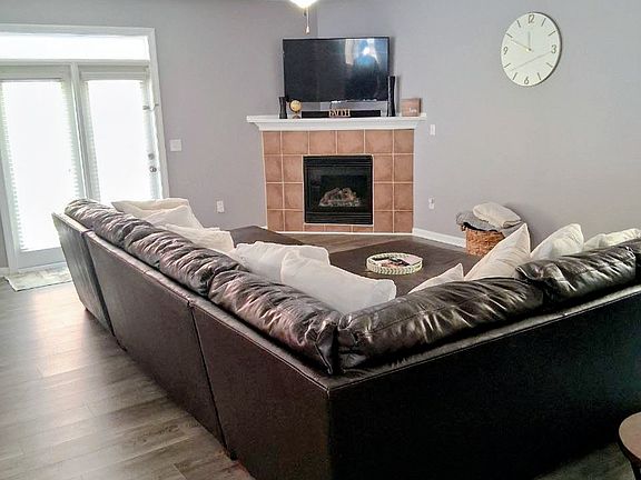 5th image of 3625 Park Hill Cir