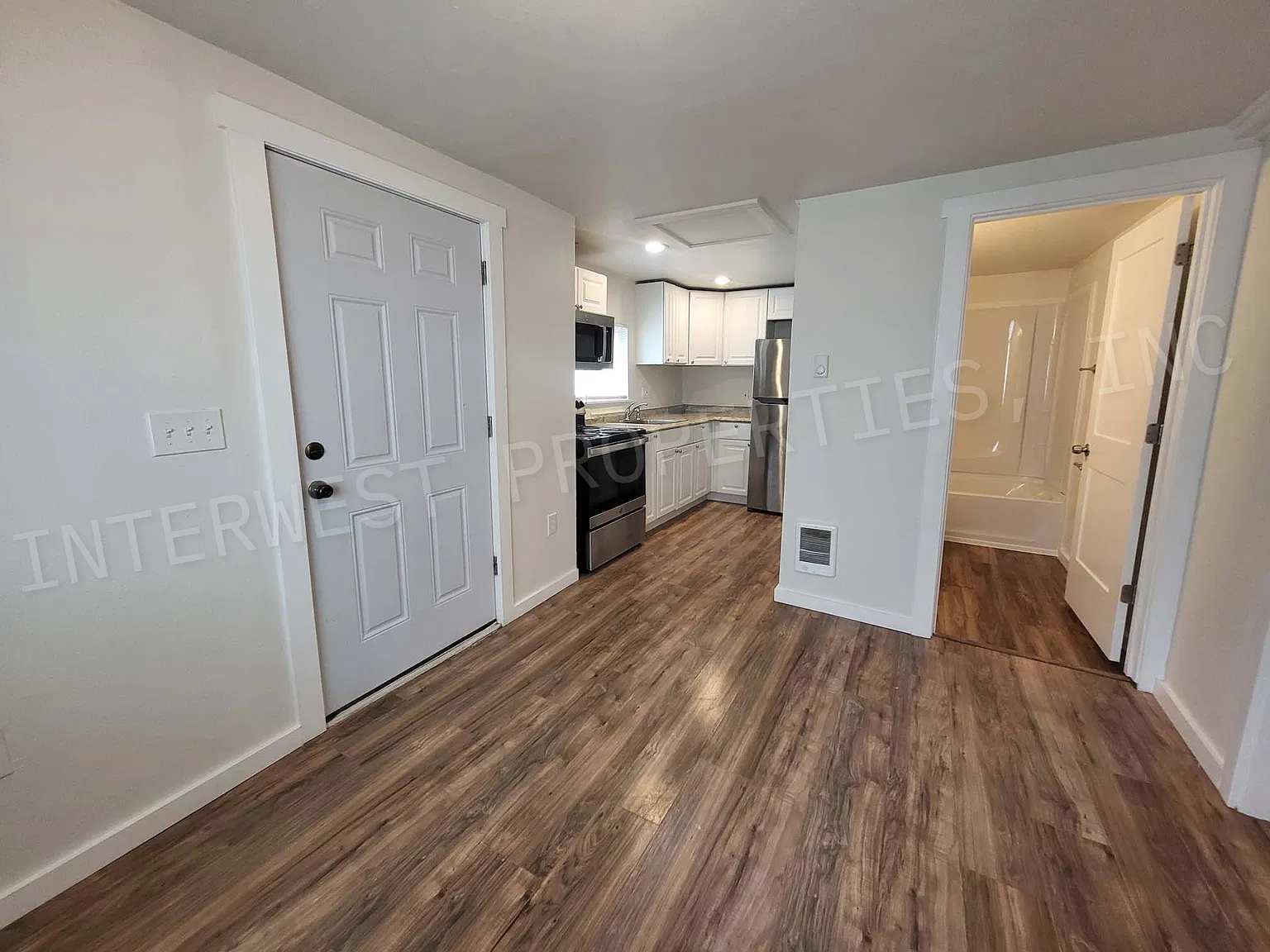 Studio, 362 sqft, $1,025 — Photo 4