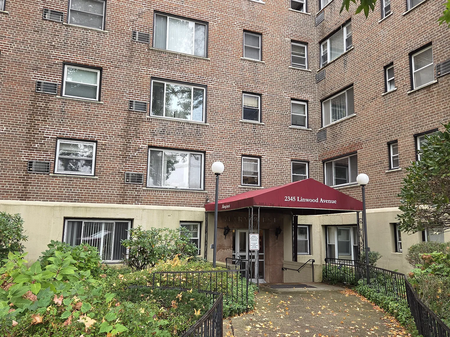 1 bed, 676 sqft, $1,990 — Photo 1