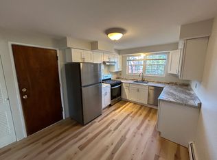 197 Griswold St APT 4A, Glastonbury, CT 06033