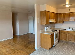 68-72 E 25th St #403, Bayonne, NJ 07002