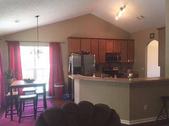 5th image of 304 Stallings Dr