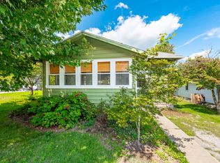 105 5th St, Winona Lake, IN 46590