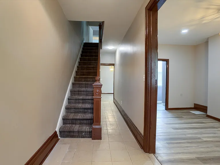 2122 Jefferson St — Photo 18