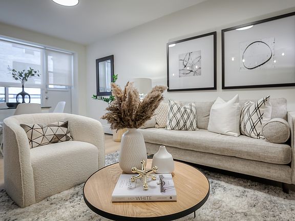 4th image of 420 Eglinton Ave E #405