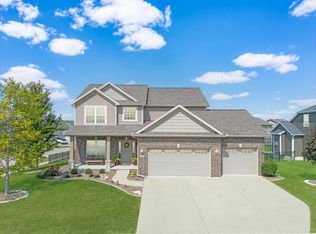 6002 Roughleaf Ave, Bloomington, IL 61705