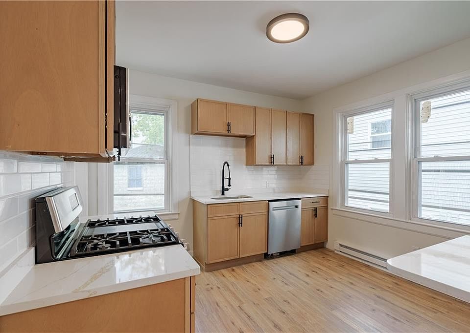 1st image of 26 Berlin St