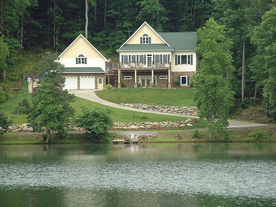 1st image of 728 Laurel Lake Cir