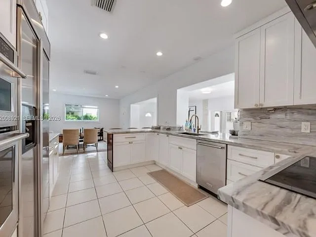 6875 SW 96th St — Photo 3