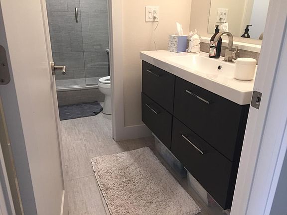 5th image of 937 N Clarkson St APT 305