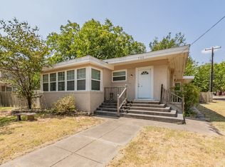 502 S Walnut St, Cleburne, TX 76033