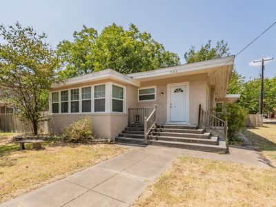 502 S Walnut St, Cleburne, TX, 76033