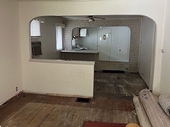 2nd image of 643 Glenwood Ave