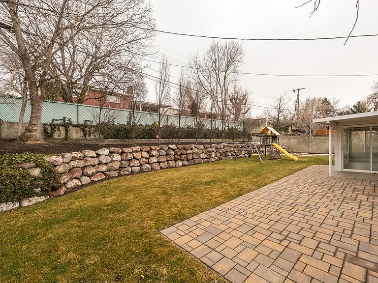 4327 S 2900 E — Photo 28