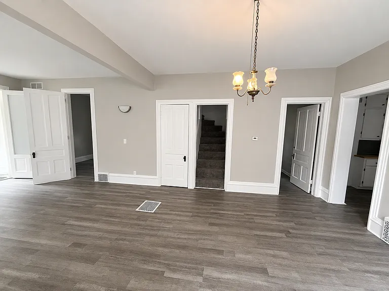 704 Axtell St — Photo 7