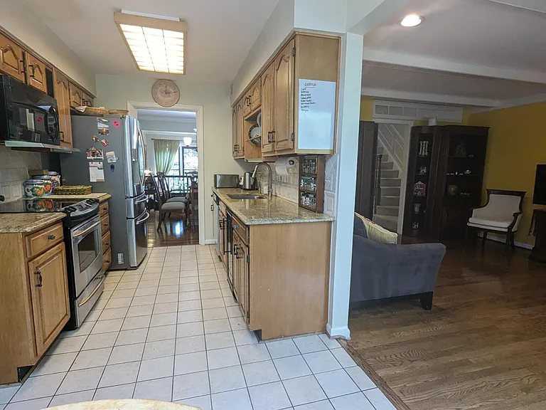 10774 Brewer House Rd — Photo 5