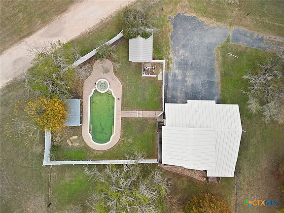 4th image of 140 Engelmann Ln